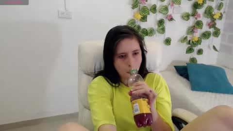 Tania  online show from 12-14-25, 05:18