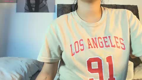 Snapshot of taniamilan chatting on 06-24-26, 08:35 Tania online show from 06-24-26, 08:35