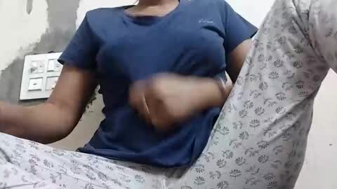 taniya_roy4628 online show from 04-06-26, 02:20