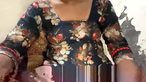 Snapshot of taniya_roy4628 chatting on 05-19-26, 05:36 taniya_roy4628 online show from 05-19-26, 05:36