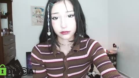 xemy Please help me to reach 1000 thumbs up online show from 02-11-25, 03:50