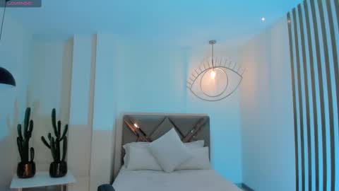 Snapshot of taralawrence chatting on 02-23-25, 05:29 Tara Lawrence online show from 02-23-25, 05:29