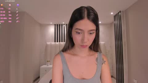 Snapshot of taralawrence chatting on 09-22-25, 12:56 Tara Lawrence online show from 09-22-25, 12:56