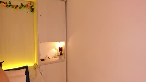  T A R A  online show from 03-20-26, 04:17