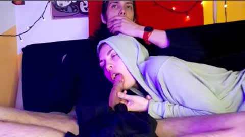 T  J   online show from 10-28-25, 06:28