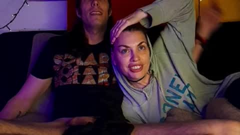 T  J   online show from 11-01-25, 09:39