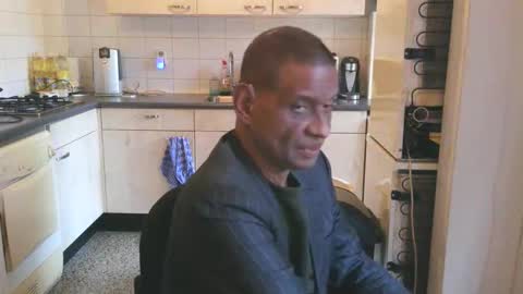 Genaro Thode online show from 11-20-25, 10:48