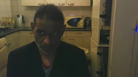 Snapshot of tarpat_20 chatting on 12-17-25, 01:11 Genaro Thode online show from 12-17-25, 01:11