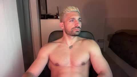 Snapshot of tarquit8 chatting on 09-11-25, 09:37 tarquit8 online show from 09-11-25, 09:37