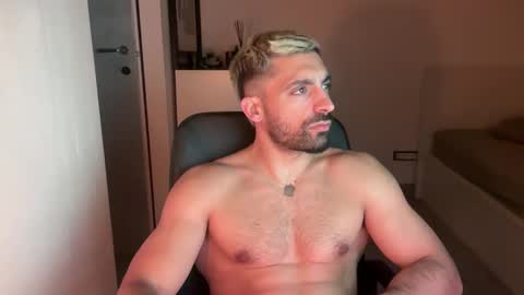 Snapshot of tarquit8 chatting on 10-08-25, 09:45 tarquit8 online show from 10-08-25, 09:45