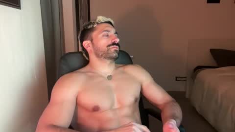 Snapshot of tarquit8 chatting on 11-23-25, 01:38 tarquit8 online show from 11-23-25, 01:38