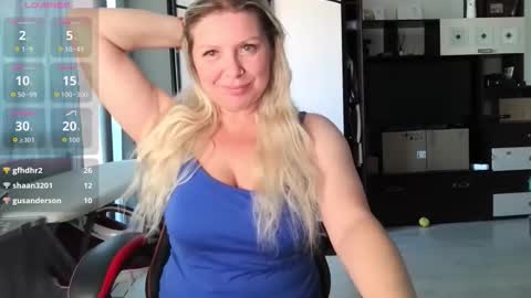 Snapshot of tasha__moon chatting on 10-08-25, 10:24 Tasha Moon online show from 10-08-25, 10:24