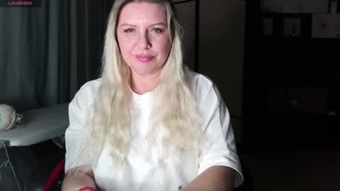 Snapshot of tasha__moon chatting on 10-27-25, 06:12 Tasha Moon online show from 10-27-25, 06:12