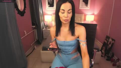 Tasha online show from 02-09-25, 09:39