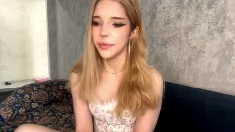 Snapshot of tashinadoncaster chatting on 04-19-26, 08:24 Viola online show from 04-19-26, 08:24