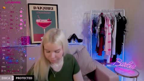 Snapshot of tasty__booty chatting on 11-19-25, 01:27 Ann online show from 11-19-25, 01:27