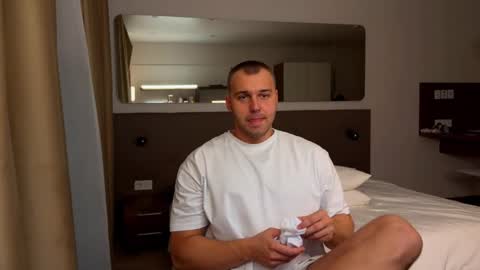 Snapshot of tasty_justin chatting on 09-14-25, 07:24 My shows 2100500 UTC3 online show from 09-14-25, 07:24