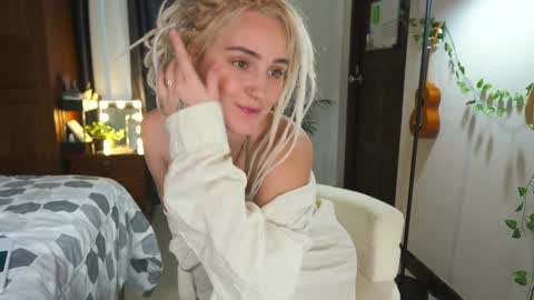 Snapshot of tasty_tomato chatting on 01-10-25, 08:29 RHEA pronanciation like Reya online show from 01-10-25, 08:29