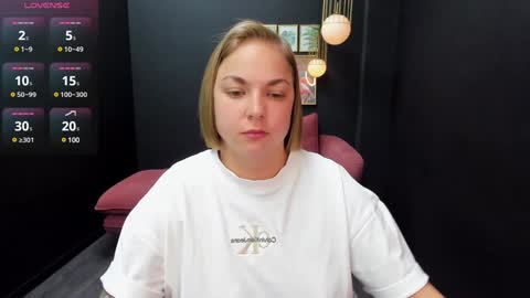 Snapshot of tataflower chatting on 12-03-24, 11:57 Tata online show from 12-03-24, 11:57