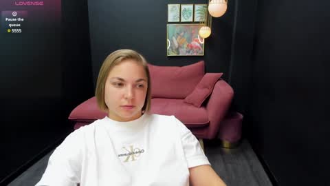 Snapshot of tataflower chatting on 12-04-24, 03:04 Tata online show from 12-04-24, 03:04