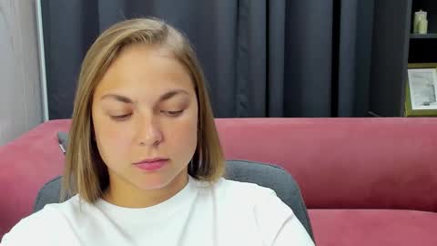 Snapshot of tataflower chatting on 10-24-25, 08:27 Tata online show from 10-24-25, 08:27