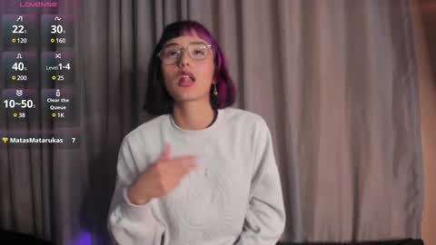 Snapshot of tati_cardenas chatting on 02-28-25, 08:31 AME online show from 02-28-25, 08:31