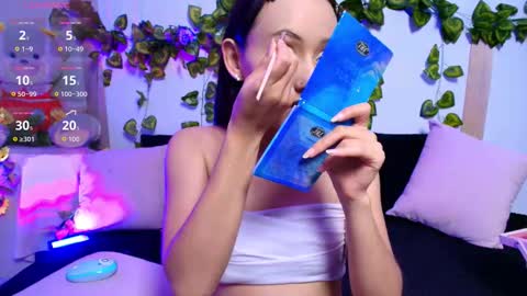 Snapshot of tati_cardenas chatting on 11-15-25, 06:44 AME online show from 11-15-25, 06:44