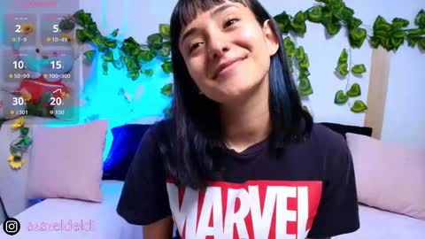 Snapshot of tati_cardenas chatting on 11-25-25, 05:18 AME online show from 11-25-25, 05:18