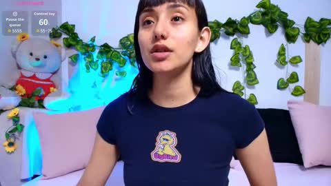 Snapshot of tati_cardenas chatting on 11-26-25, 04:57 AME online show from 11-26-25, 04:57