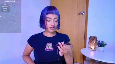 Snapshot of tati_cardenas chatting on 04-25-26, 05:21 AME online show from 04-25-26, 05:21