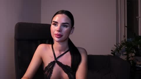 Snapshot of tatianaxoxo1 chatting on 06-23-26, 06:50 Tatiana online show from 06-23-26, 06:50