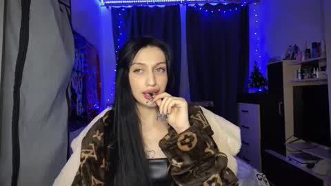 Snapshot of tatika_williams chatting on 12-15-25, 03:16 tatika_williams online show from 12-15-25, 03:16
