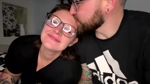 MrMrs online show from 01-04-25, 01:42