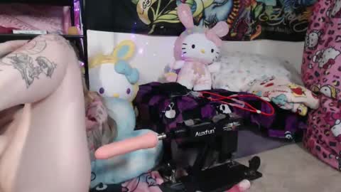 Snapshot of tattedthickandpretty chatting on 01-02-25, 09:00 TattedThickandPretty online show from 01-02-25, 09:00