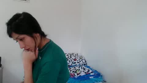 Snapshot of tatto_smoke_couple chatting on 05-11-26, 03:29 tatto_smoke_couple online show from 05-11-26, 03:29