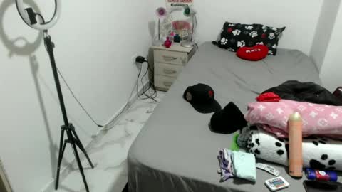 Snapshot of tatto_smoke_couple chatting on 07-12-26, 05:09 tatto_smoke_couple online show from 07-12-26, 05:09