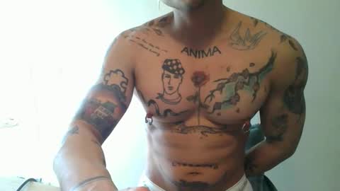 Snapshot of tattoedxxl22 chatting on 03-21-26, 01:16 tattooedxxl online show from 03-21-26, 01:16
