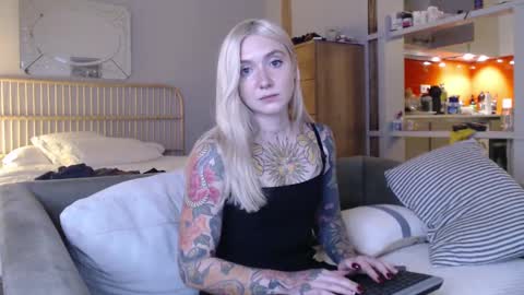 tattoobbgirl online show from 02-07-25, 08:42