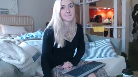 tattoobbgirl online show from 02-12-25, 03:49