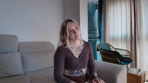 tattoobbgirl online show from 01-16-26, 04:55