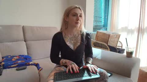 tattoobbgirl online show from 05-01-26, 03:49