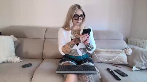Snapshot of tattoobbgirl chatting on 07-02-26, 05:08 tattoobbgirl online show from 07-02-26, 05:08