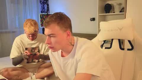 Alex but u can call me Theo online show from 01-15-26, 12:32