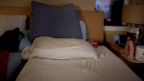 tattooed love boy online show from 11-28-25, 05:10