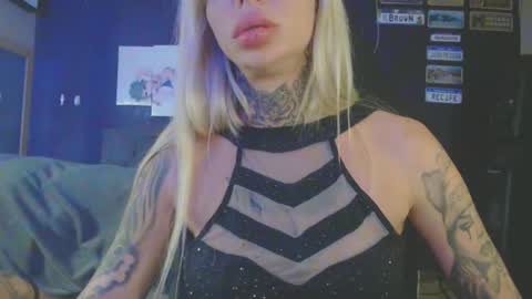 tatuada_safada online show from 09-23-25, 04:04