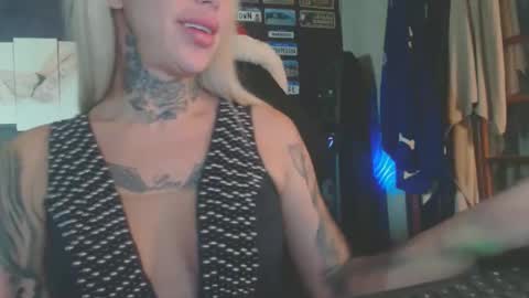 tatuada_safada online show from 11-26-25, 02:34