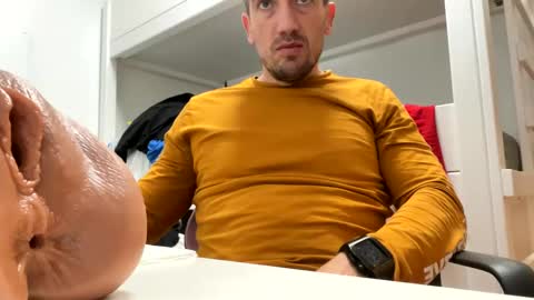 Tatuador40 online show from 12-06-24, 07:01