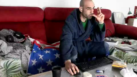 Snapshot of tatuadorhotxxx chatting on 12-21-25, 10:28 Tatuado20cm online show from 12-21-25, 10:28