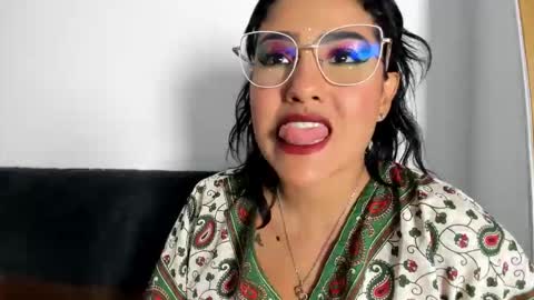 Snapshot of taty_gomez_ chatting on 05-19-26, 03:35 Tatiana Gomez online show from 05-19-26, 03:35