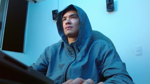 taurus4k online show from 02-12-25, 02:24